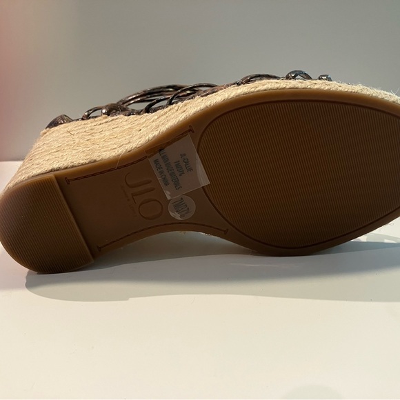 Jennifer Lopez wedges - Picture 9 of 10